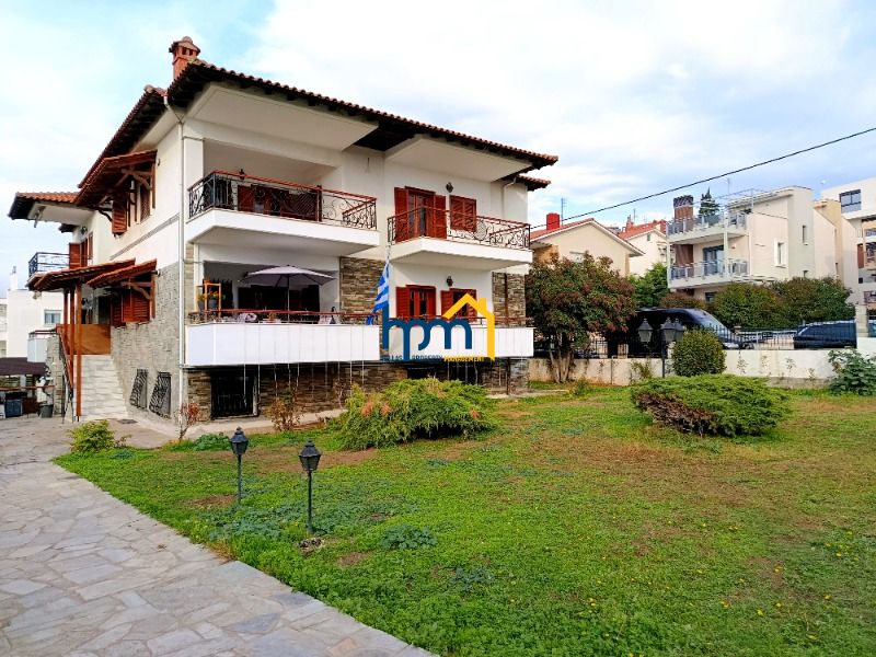 (To Rent) Residential Apartment || Panorama / Synoikismos Nomou 751 - 200sq 3B/R, 1200&euro;