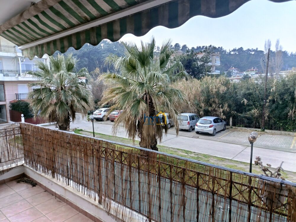 Αγία Τριάδα€. Μεζονέτα ισόγειο - 1ος δύο δωμάτια σαλουκουζίνα λουτρό, wc, αποθήκη, πάρκινγκ 110τμ. Τιμή 200.000