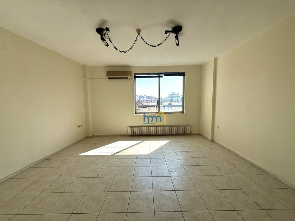 Επαγγελματικός Χώρος-Γραφείο || Κέντρο θεσσαλονίκης / Λαδάδικα - 26τ.μ, 380€