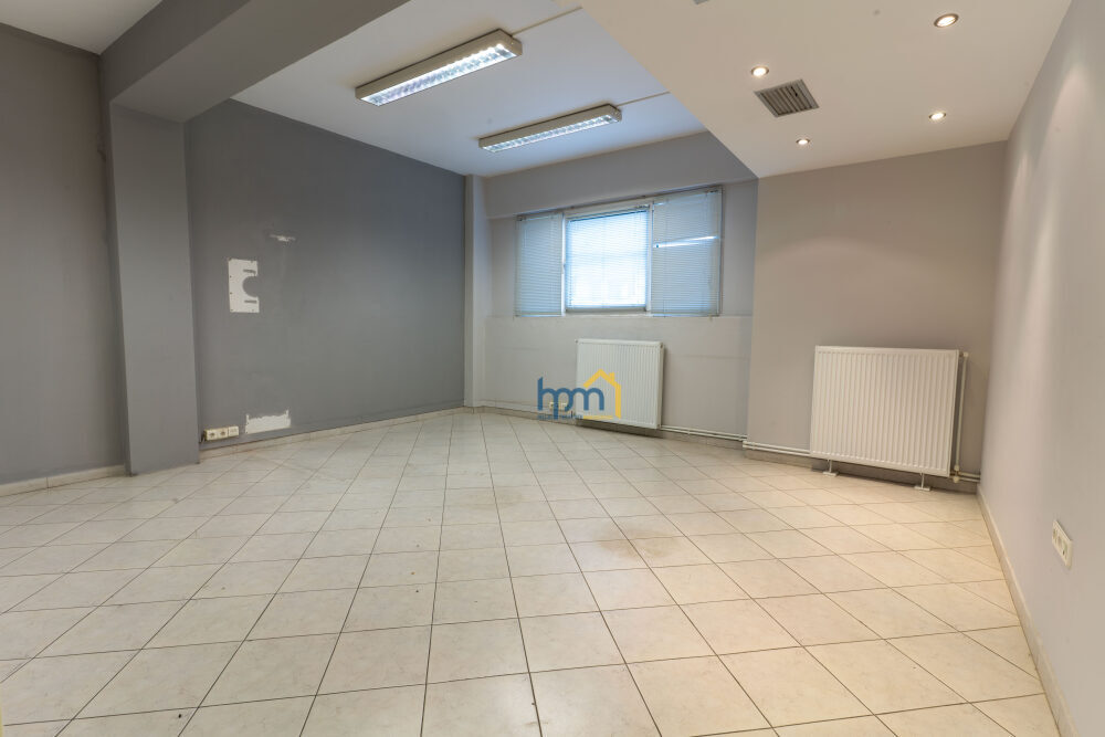 Επαγγελματικός Χώρος Γραφείο || Καλαμαριά / Βυζάντιο - 680τ.μ, Ισόγειο, 8000€