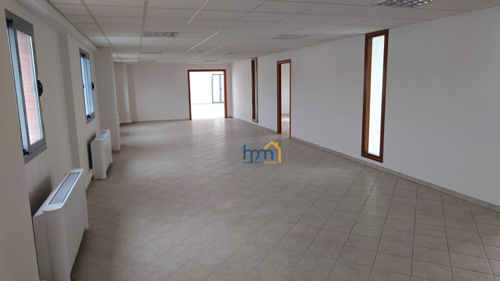 Επαγγελματικός Χώρος-Γραφείο || Πυλαία / Mediterranean Cosmos - Πατριαρχικό - 320τ.μ, 3500€