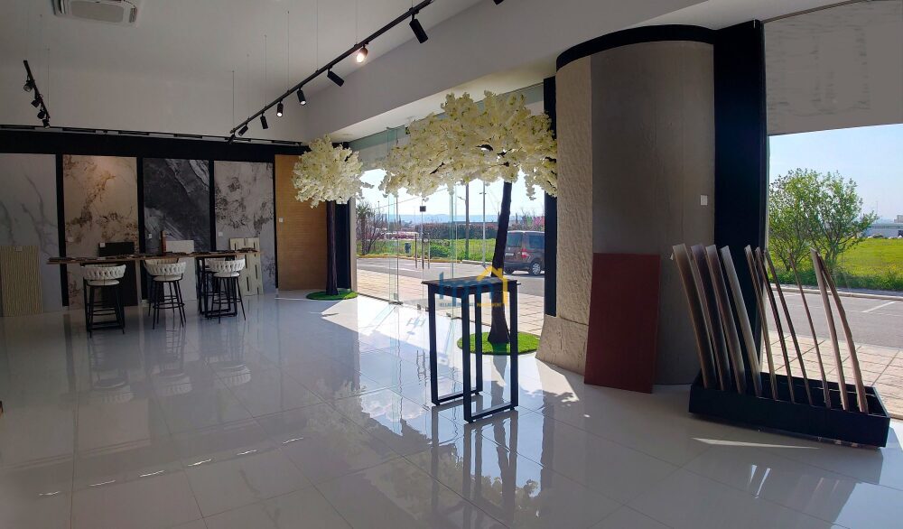 (To Rent) Commercial Gallery || Pylaia / Mediterranean Cosmos - 310sq 2500&euro;