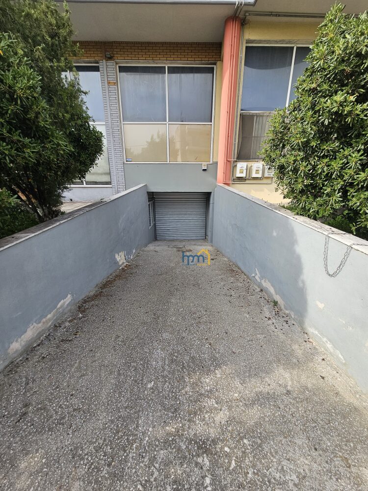 (Προς Ενοικίαση) Αποθήκη | Εύοσμος – 250 τ.μ., ράμπα πρόσβασης αυτοκινήτου, γραφείο, άμεση σύνδεση με Περιφερειακό, 950€