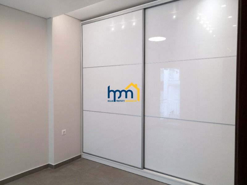 (For Sale) Residential Building || Analipsi - Mpotsari - Nea Paralia / Nea Paralia - 80sq 2B/R, 205000&euro;