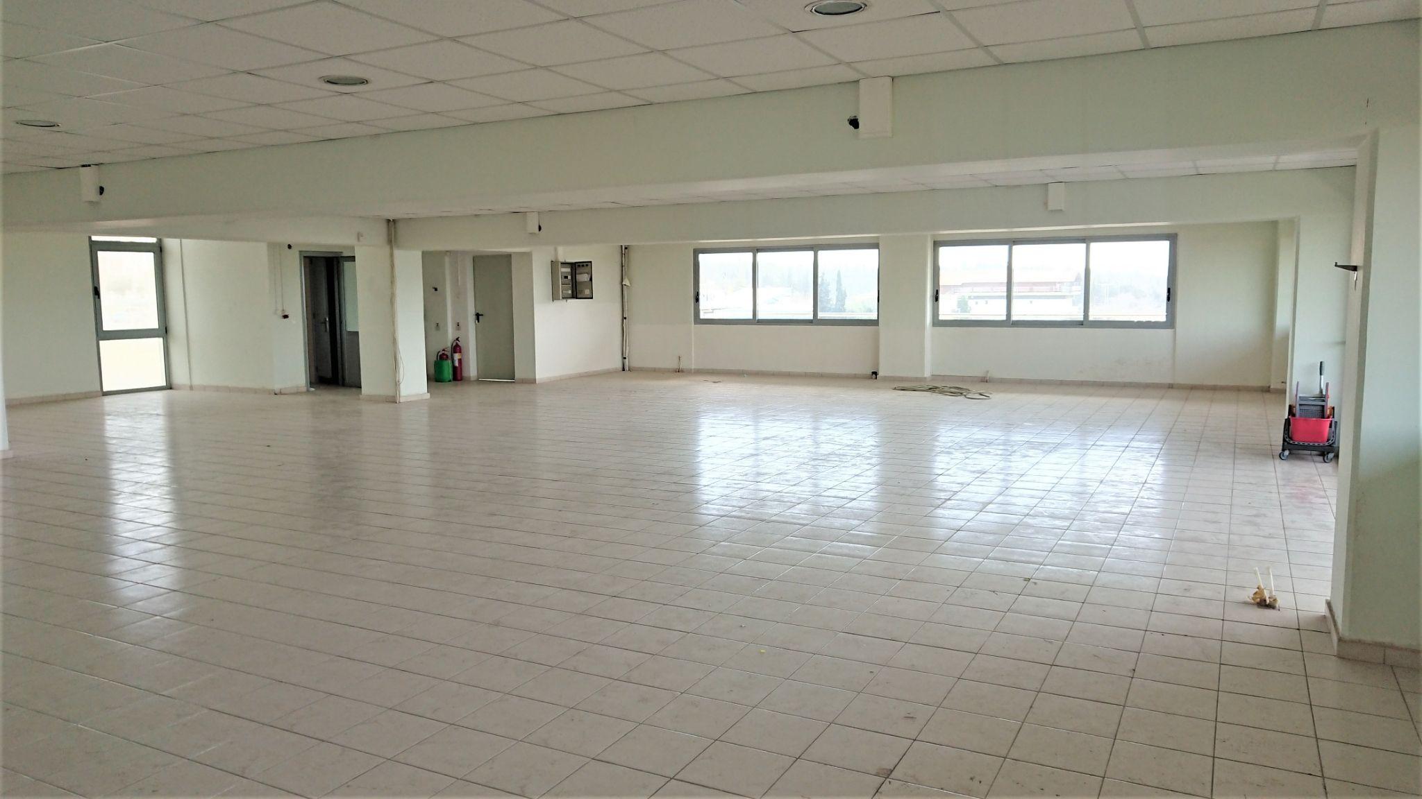 (To Rent) Commercial Office || Pylaia / Foinikas - 330sq 2500&euro;