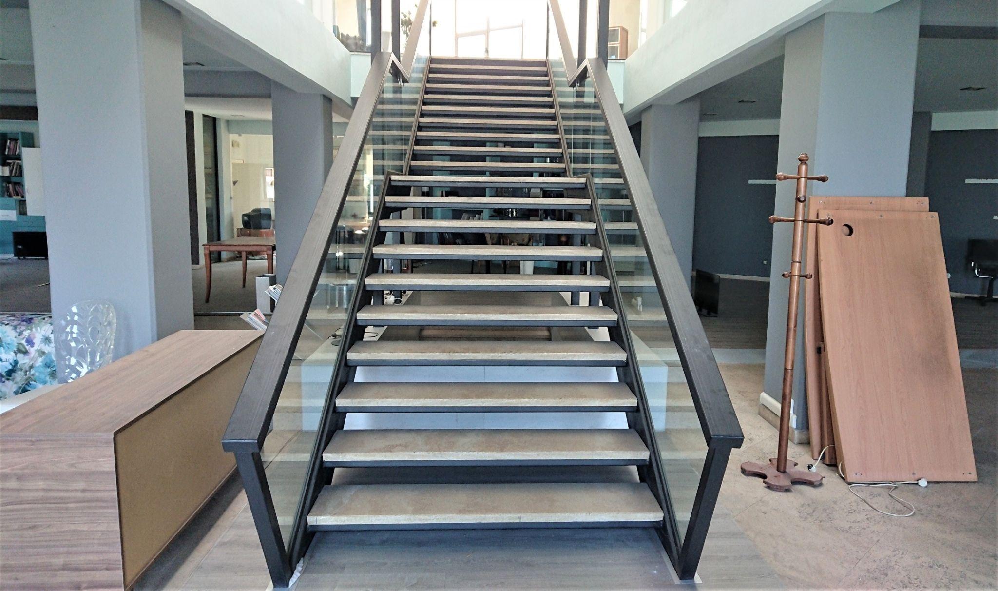 (For Sale) Commercial Building || Pylaia / Mediterranean Cosmos - 2000sq 